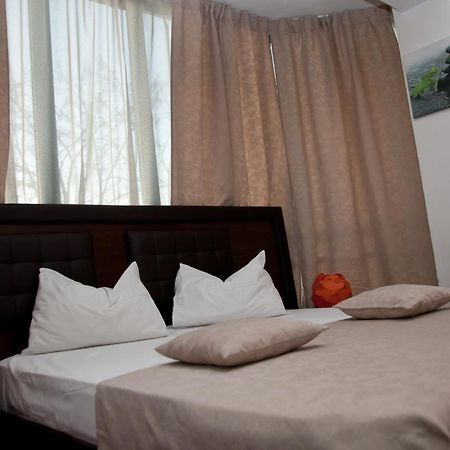 Hotel Metropol Piteşti Oda fotoğraf